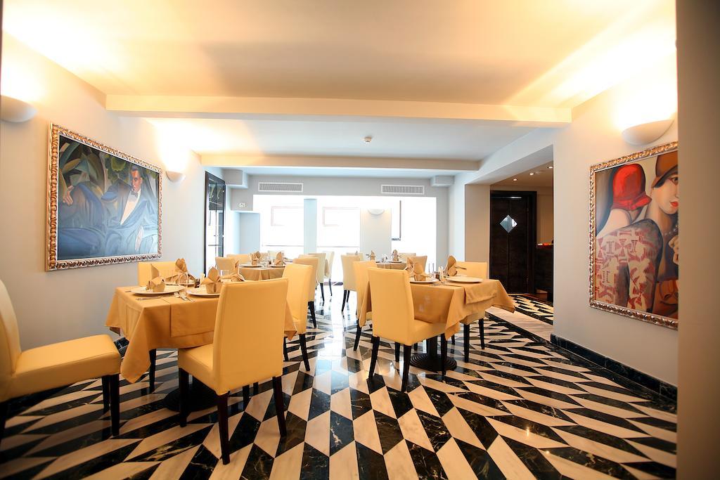 Vigo Hotel Плоєшті Екстер'єр фото