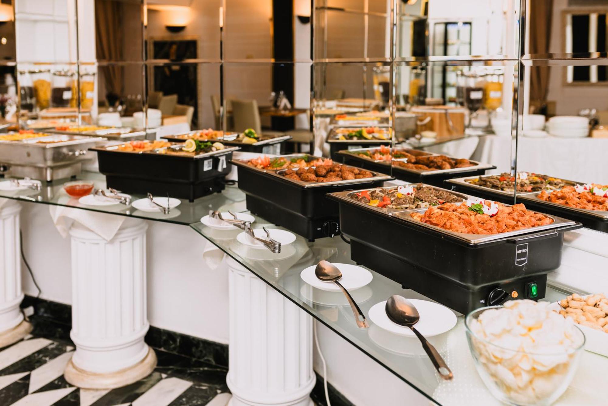 Vigo Hotel Плоєшті Екстер'єр фото