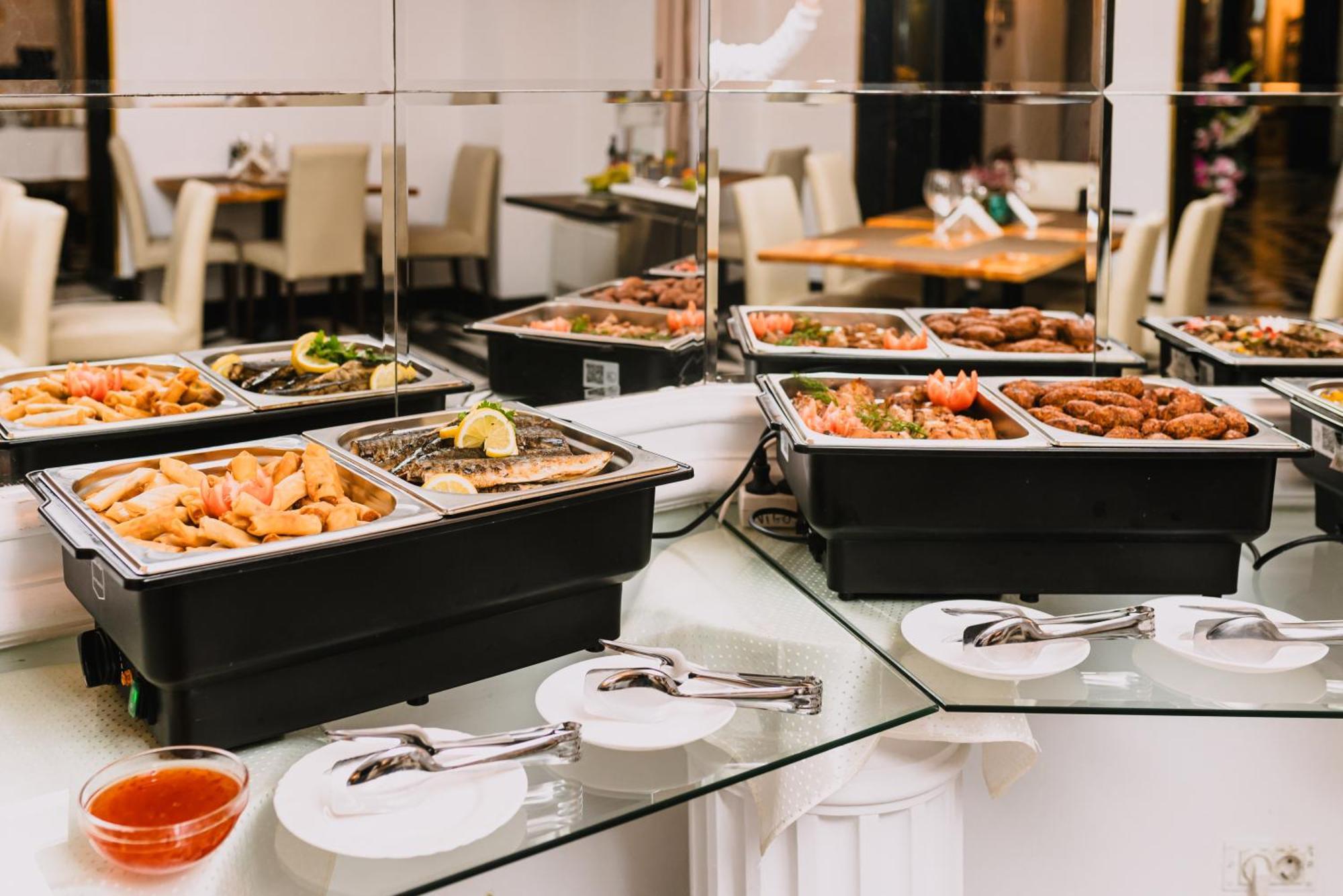 Vigo Hotel Плоєшті Екстер'єр фото