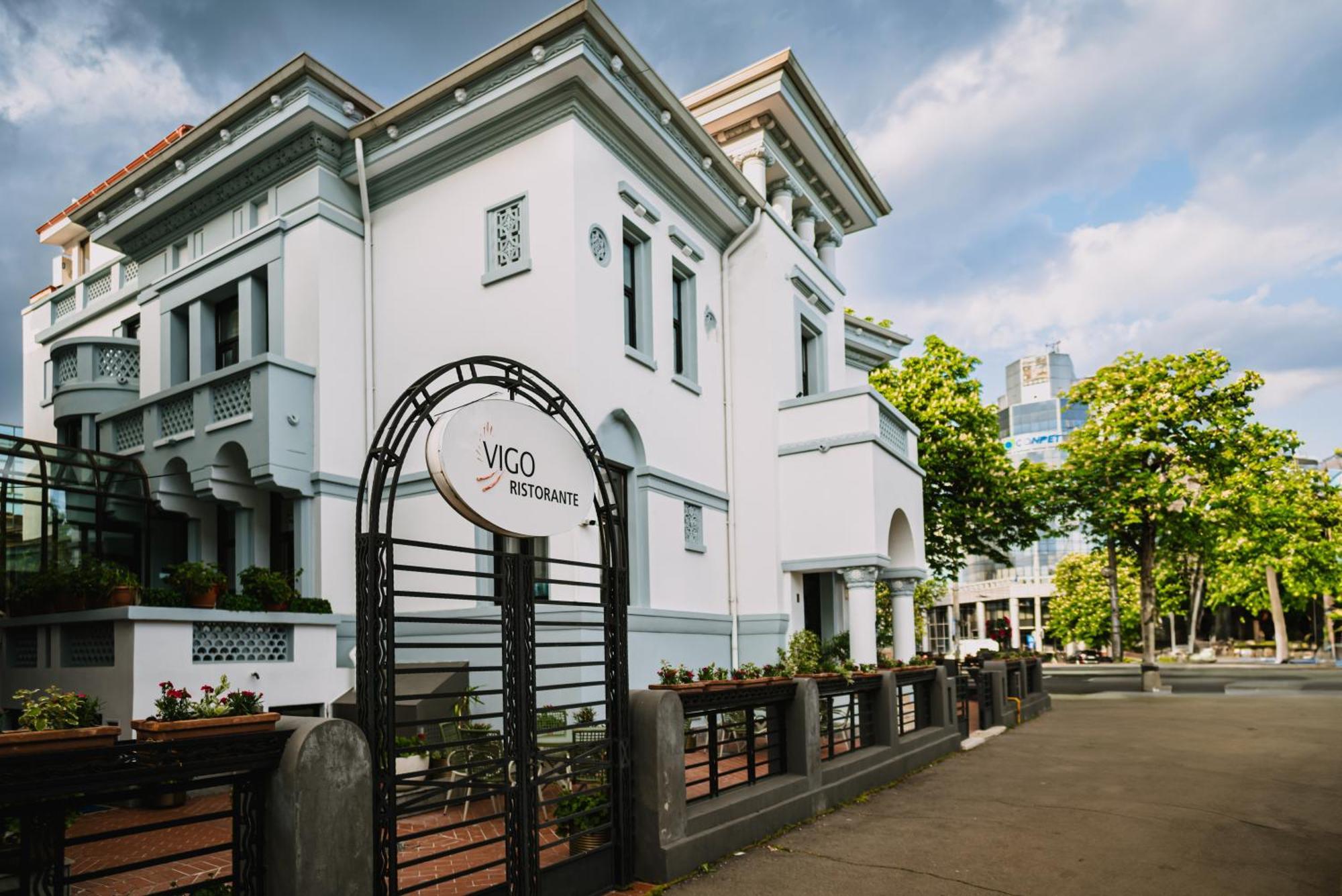 Vigo Hotel Плоєшті Екстер'єр фото