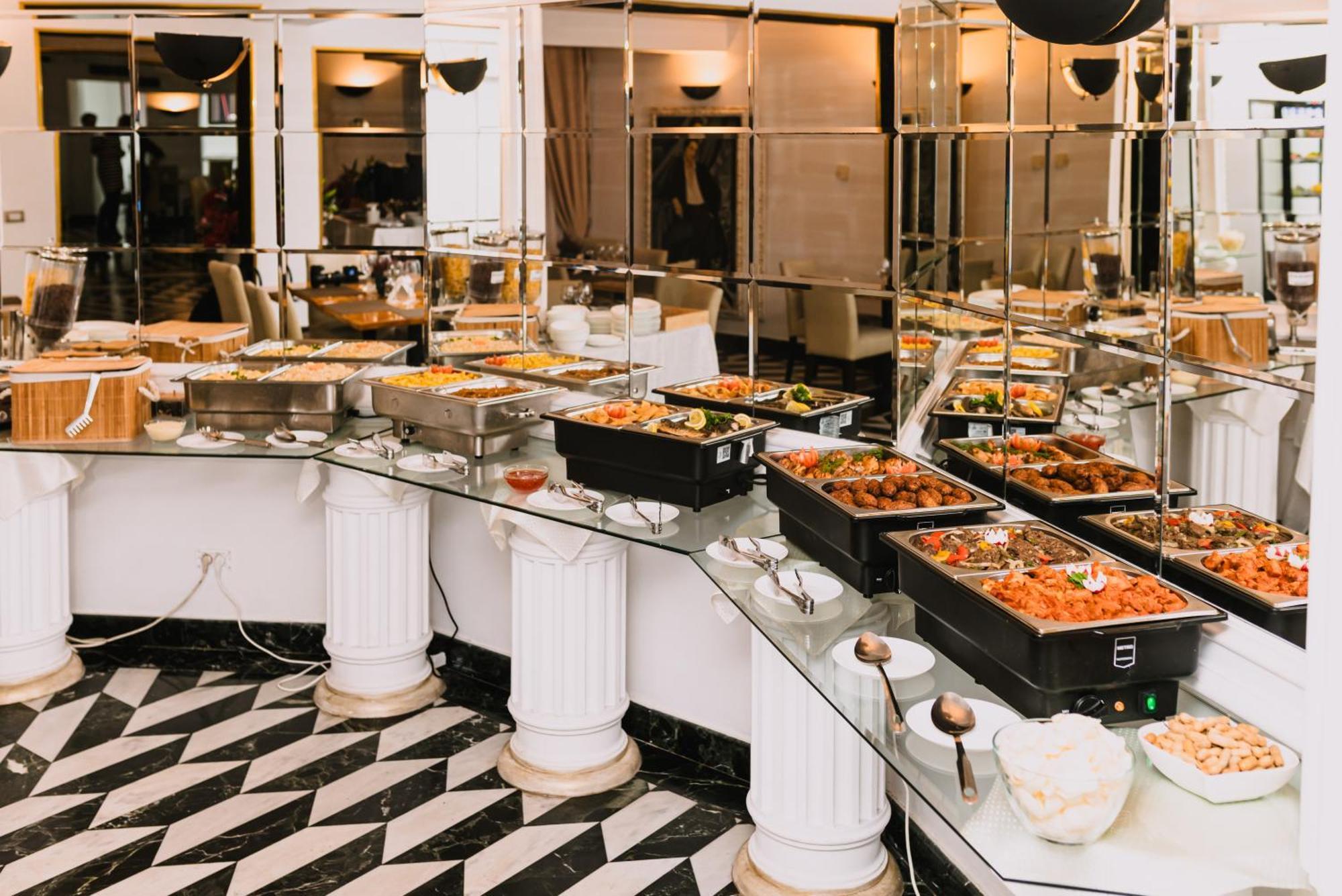 Vigo Hotel Плоєшті Екстер'єр фото