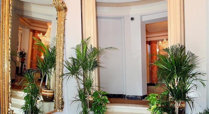 Vigo Hotel Плоєшті Інтер'єр фото